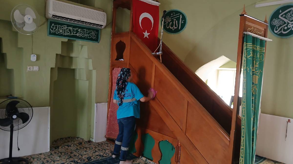 Efeler’in ibadethaneleri pırıl pırıl