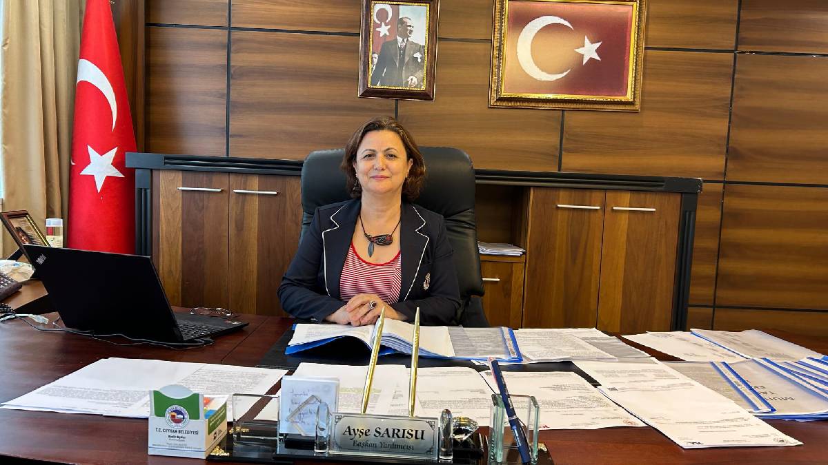 Ayşe Sarısu Ceyhan Belediye Başkan Yardımcısı olarak göreve başladı