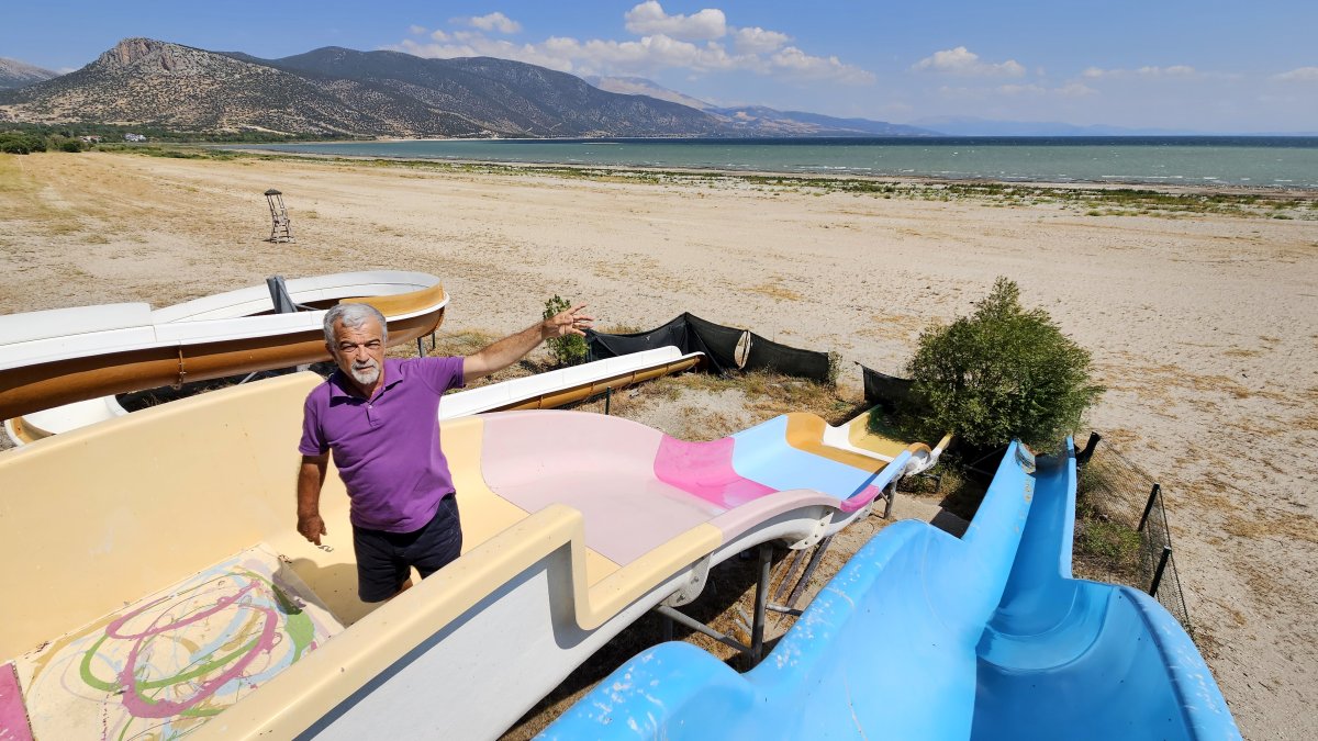 Eğirdir Gölü yok oluyor: Su 300 metreye yakın çekildi