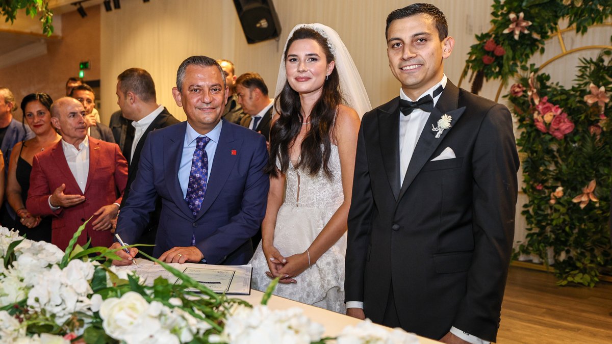 Özgür Özel nikah şahidi oldu