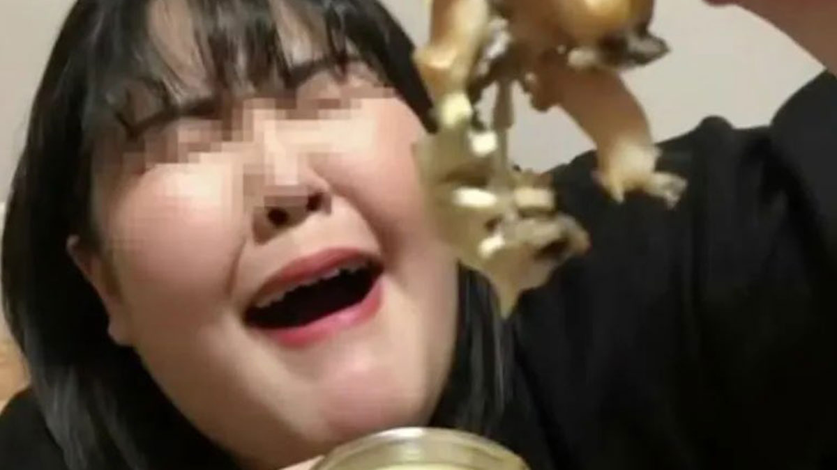 Ünlü fenomen, canlı yayında yemek yerken öldü! Midesinden sindirilmemiş yiyecekler çıktı