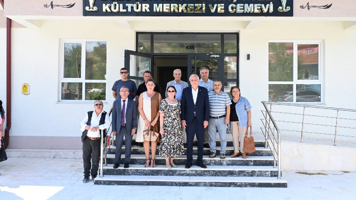 Başkan Bakkalcıoğlu Cemevi’nde düzenlenen aşure ikramına katıldı