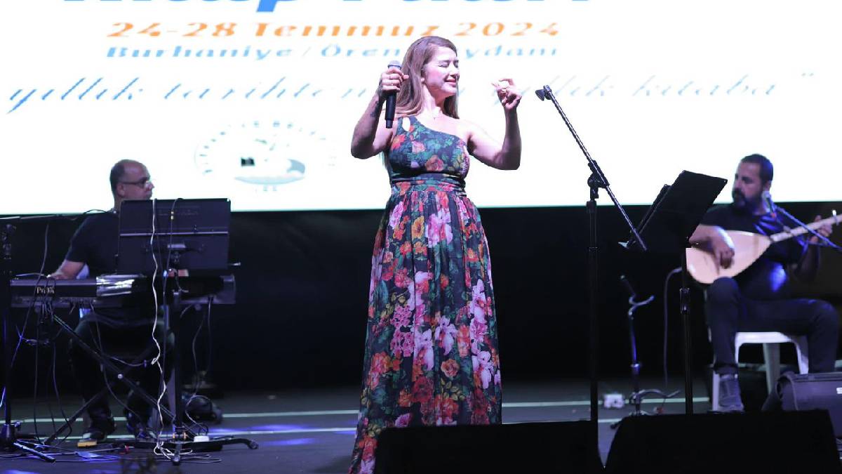 Burhaniye 5. Kitap Fuarında çoşkulu final