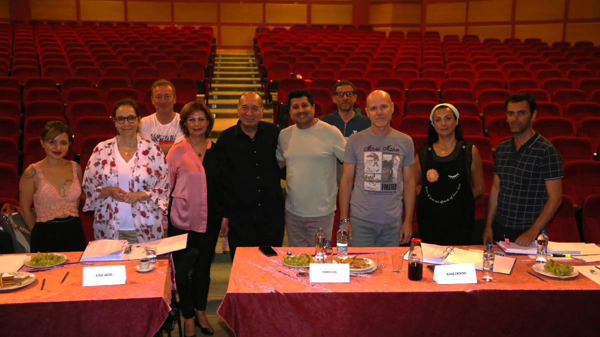 “Sanata ve sanatçıya değer veriyoruz”