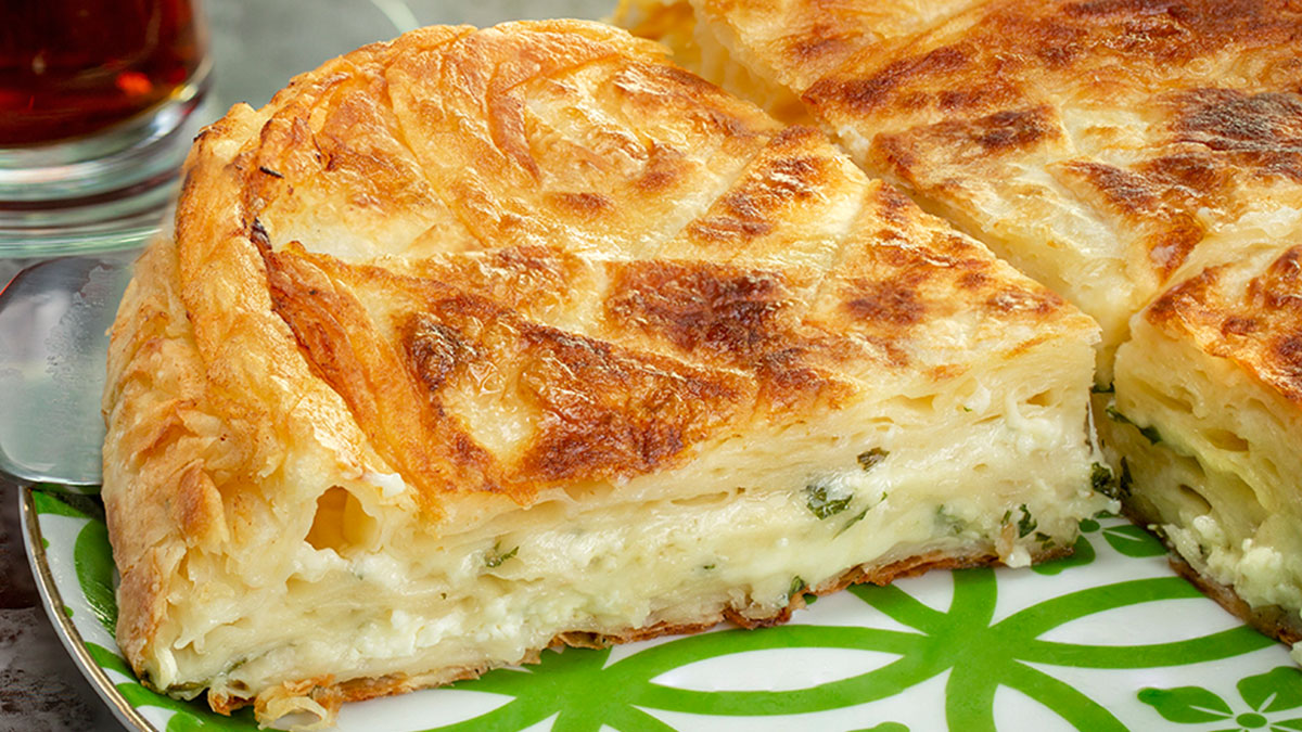 Dakikalar içinde pişiyor, en pratik tava böreği tarifi! Mutfakta az zaman geçirmek isteyenler için ideal