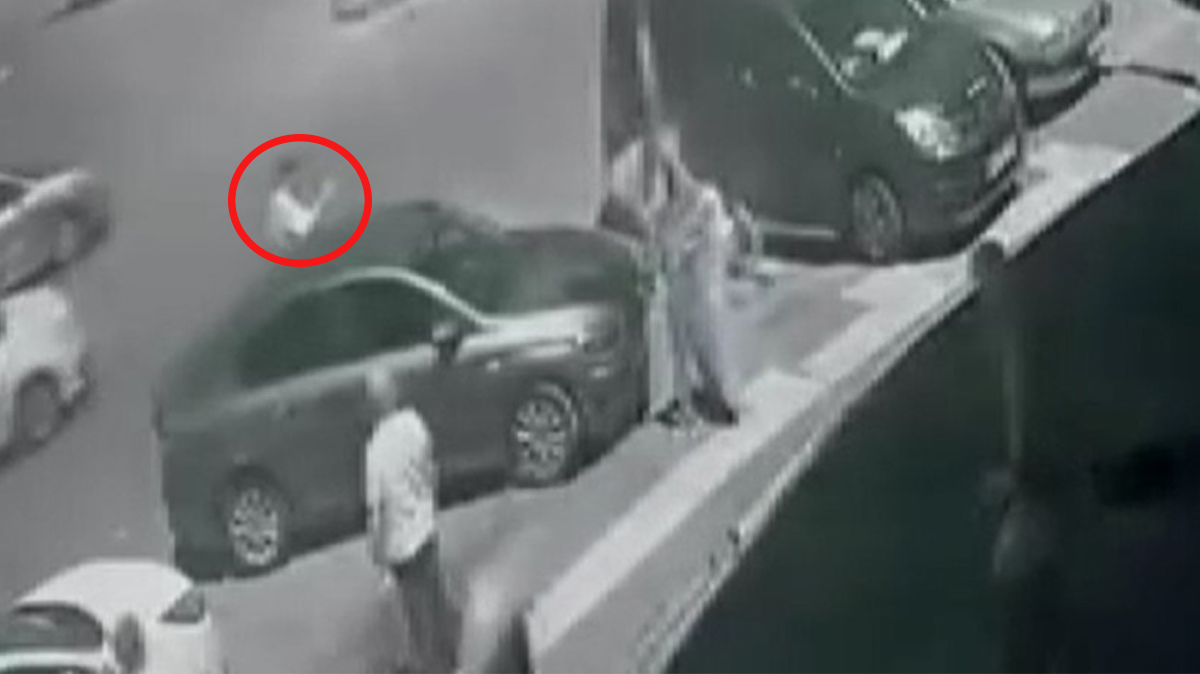 Korkunç olay! Arkadaşını bıçaklayıp, son anlarını kaydetti!