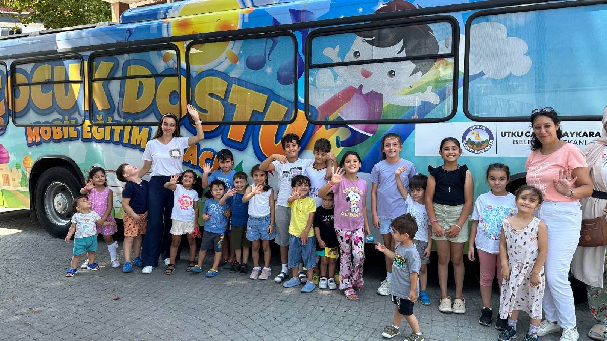 Avcılar Belediyesi’nden çocuk dostu Mobil Oyun Aracı