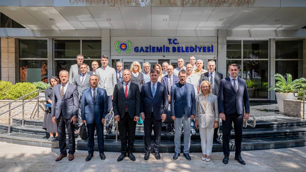 Başkan Tugay: İzmir'i planlı bir şekilde kalkındıracağız