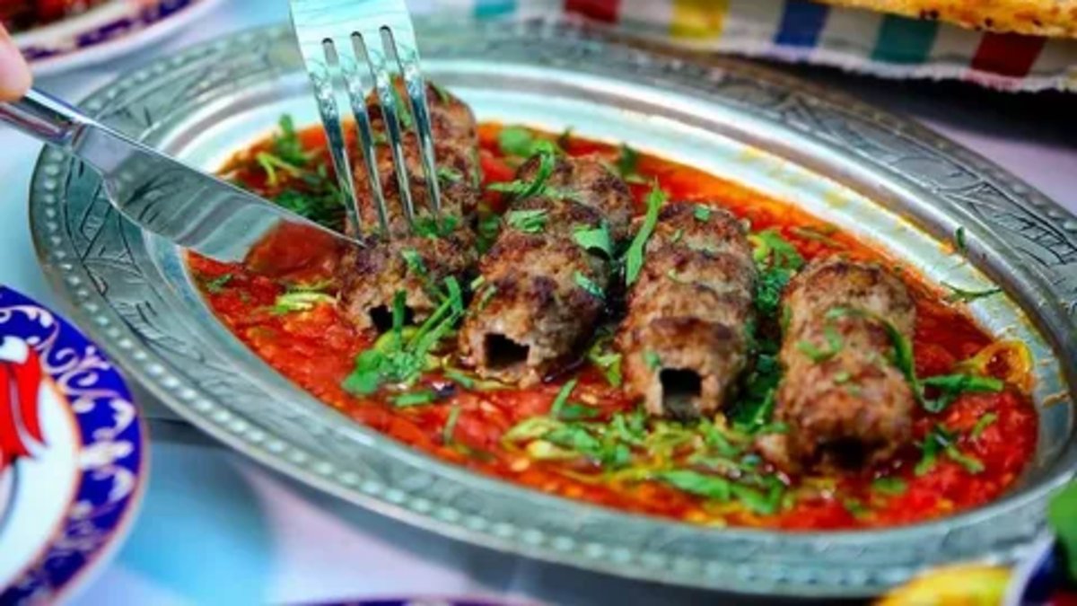 Gaziantep'in meşhur altı ezmeli kebap tarifi! Yiyen parmakları da yanında yutuyor: Daha iyisini yemediniz