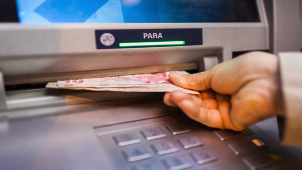 ATM'lerde yeni değişiklik! Para yatırıp çekecekler dikkat: Limitler yeniden değişiyor