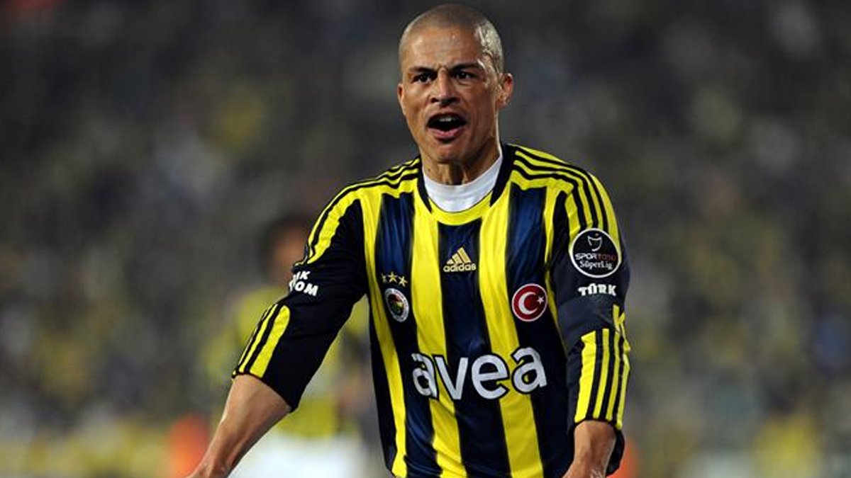 Alex de Souza'dan Fenerbahçe taraftarını kızdıran açıklama! Galatasaray'ın efsane ismini öve öve bitiremedi...