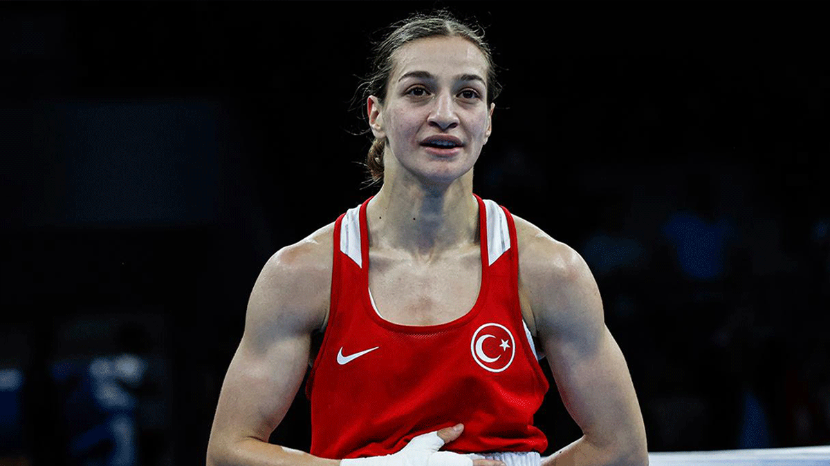 Buse Naz Çakıroğlu çeyrek finalde