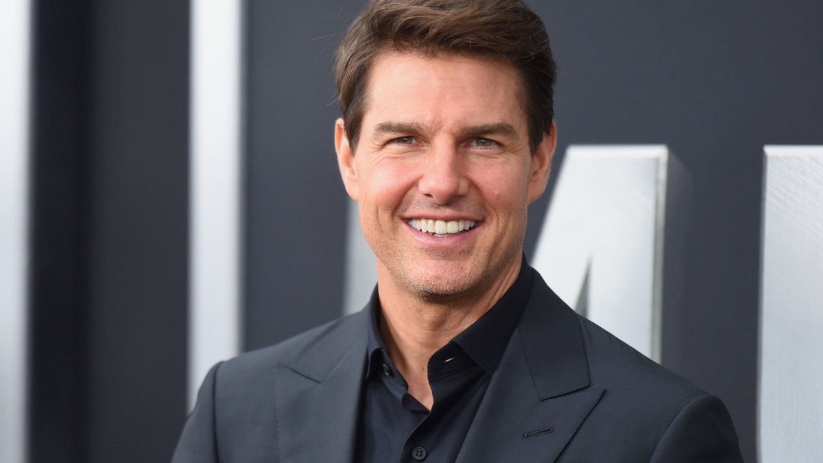 Tom Cruise Olimpiyat'ın kapanış töreninde paraşütle atlayacak