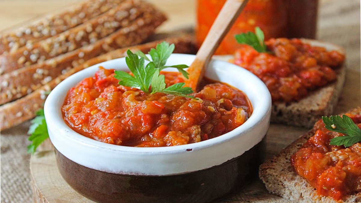 Yazın yapan kışın rahat ediyor! Herkesin aradığı közleme sos tarifi: Eltiniz tarifi için yakanıza yapışacak