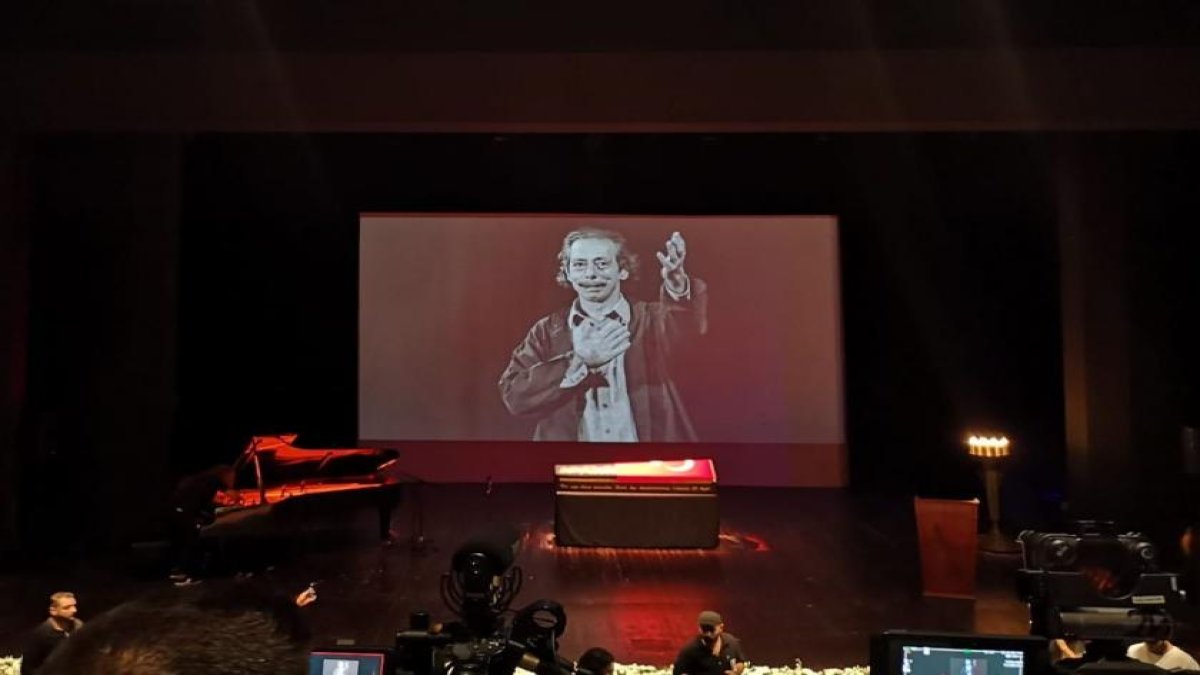 Usta oyuncu Genco Erkal'a veda