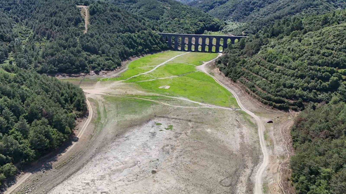 Alibey Barajı piknik alanı oldu: Sular çekilince Mağlova ve Güzelce kemerleri ortaya çıktı
