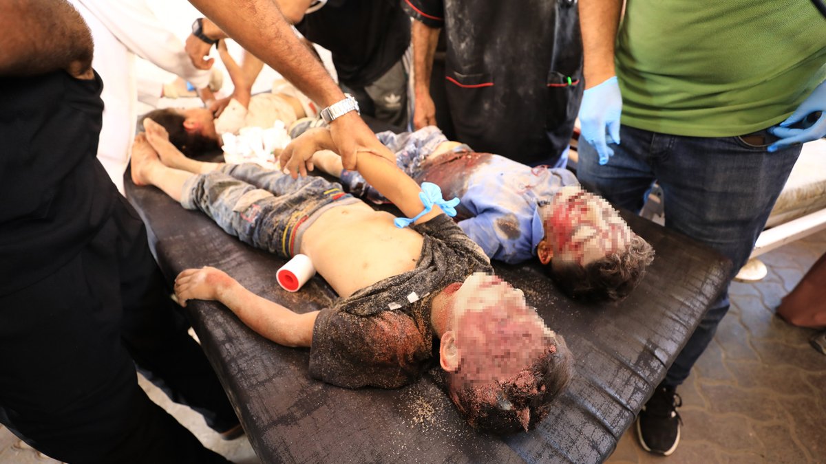 İsrail Gazze'de iki okulu vurdu: Çok sayıda Filistinli hayatını kaybetti