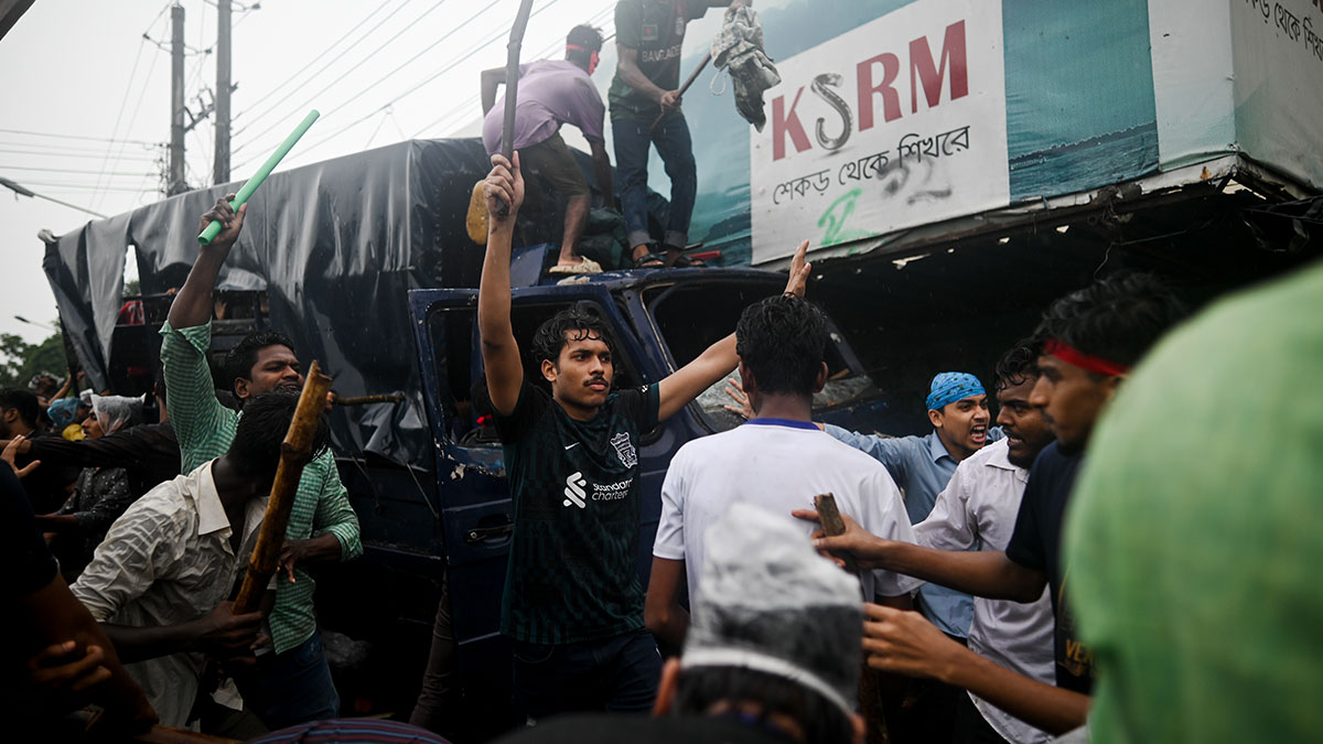 Bangladeş'te hükümet karşıtı protestolarda ölenlerin sayısı 93'e ulaştı