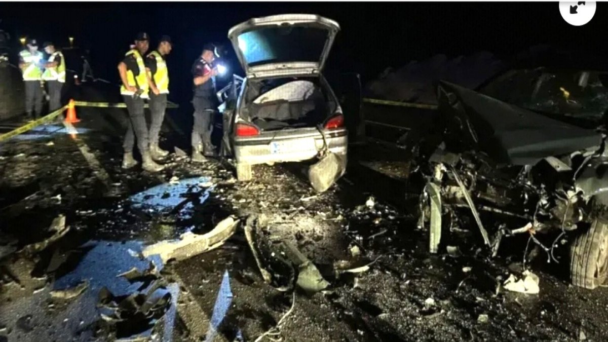 Emet’te feci kaza: Gelin ve damat hayatını kaybetti