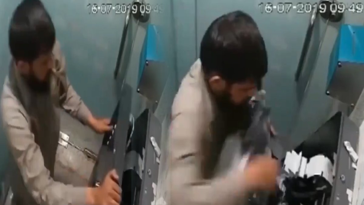 ATM kartını yutunca işini kendi halletti! ATM’yi söktü ve... O anlar ATM kamerasına böyle yansıdı