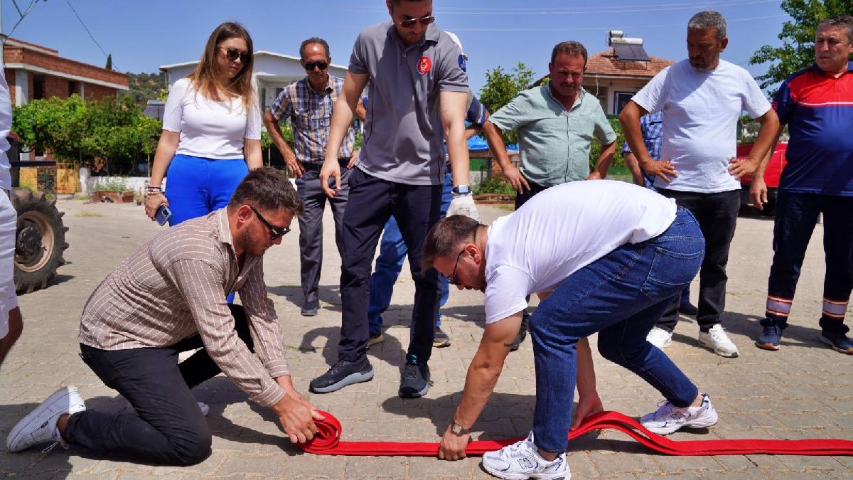 Urla’da ateş savaşçılarına muhtar desteği
