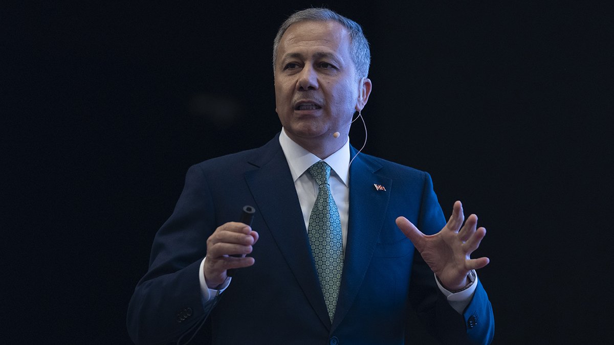 Yerlikaya, Türkiye'deki göçmen sayısını açıkladı: 729 bin Suriyeli kayıp!