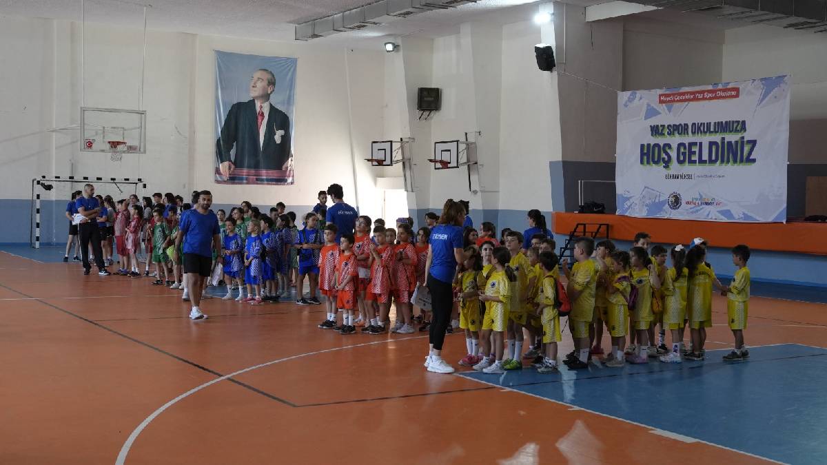 Kartal Belediyesi Yaz Spor Okulu’nun ikinci dönemi tamamlandı