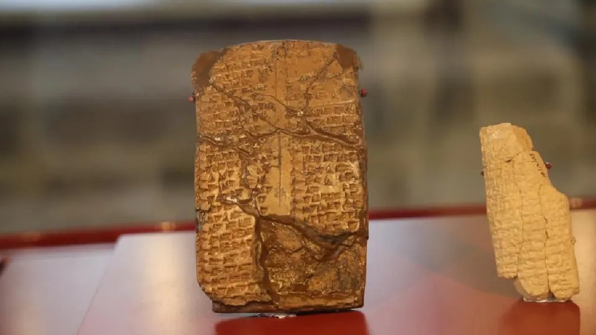 2 bin 648 yıllık tablette sadece kadın isimleri yazıyor