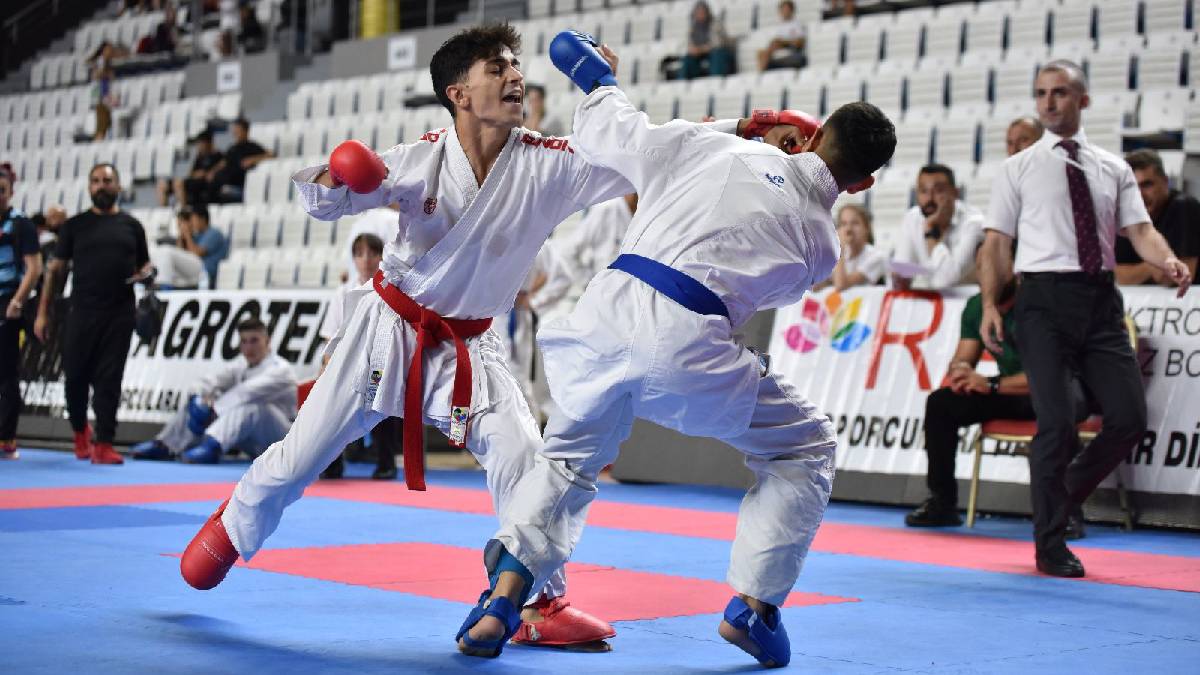 Büyükşehir’in sporcuları madalyaları topladı