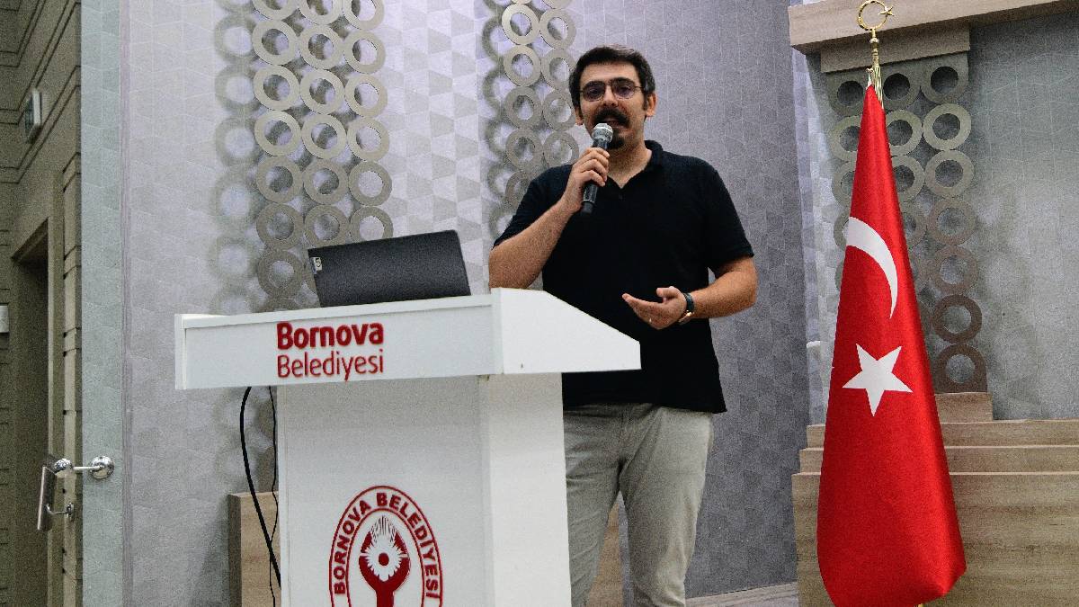 Bornova’da muhtarlara Kent Konseyi semineri