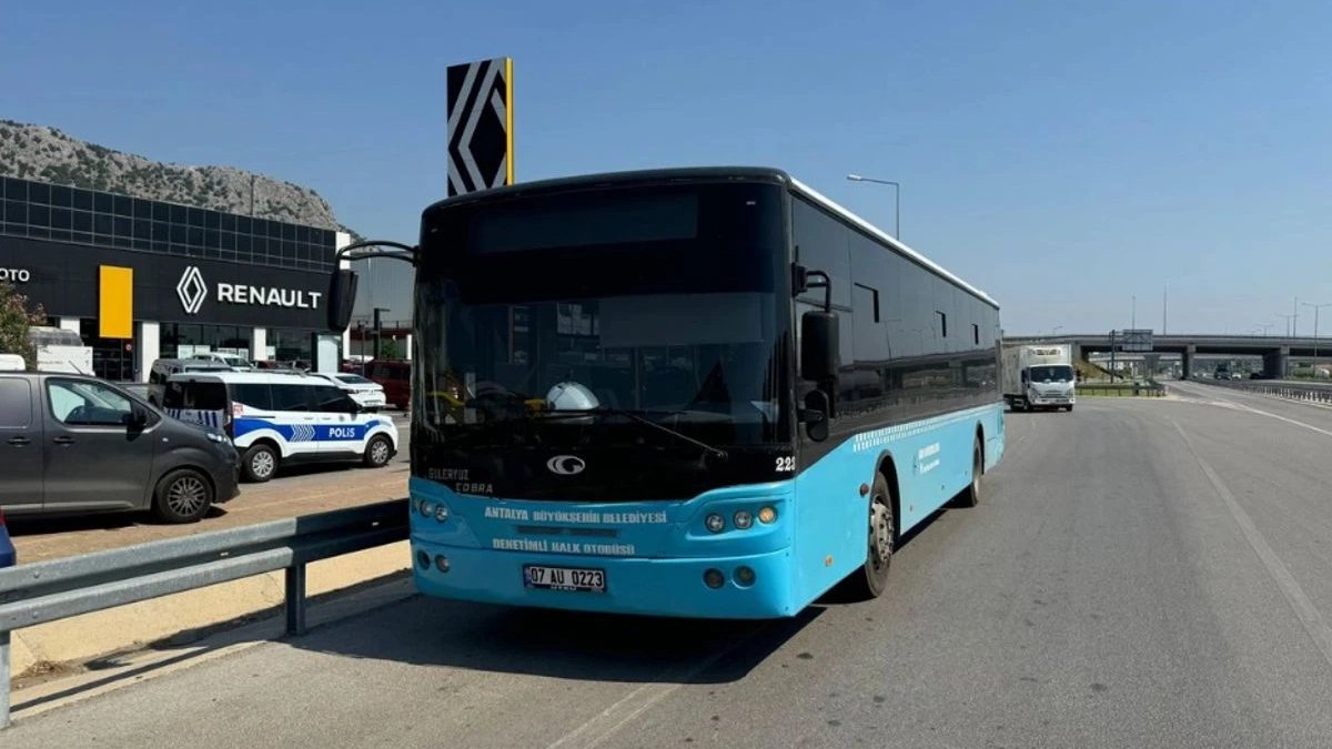 Otobüste şoförle tartışan yolcu anahtarı alıp kaçtı