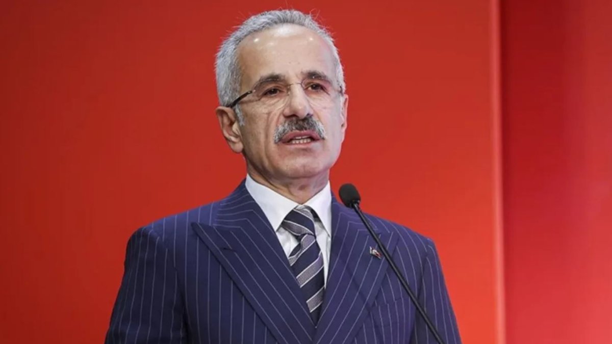 Uraloğlu: Talepler karşılanırsa Instagram'a erişimi sağlayacağız