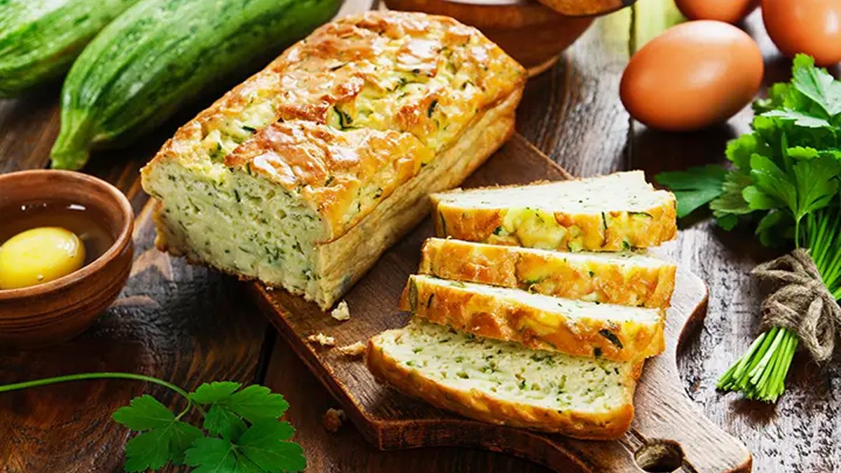 İçinde kabak olduğunu kimse anlamıyor! Kabaklı tuzlu anne keki tarifi: Kokusunu alan mutfağa koşuyor