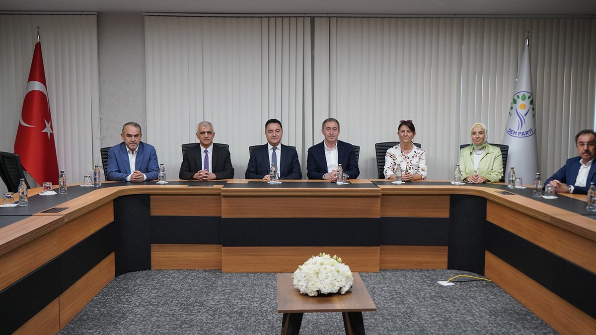 Babacan ve Kılıçdaroğlu'ndan DEM Parti'ye taziye ziyareti