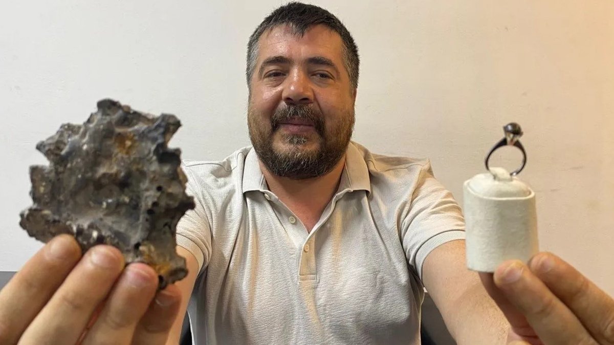 Arazide bulduğu meteordan eşine tektaş yüzük yaptırdı