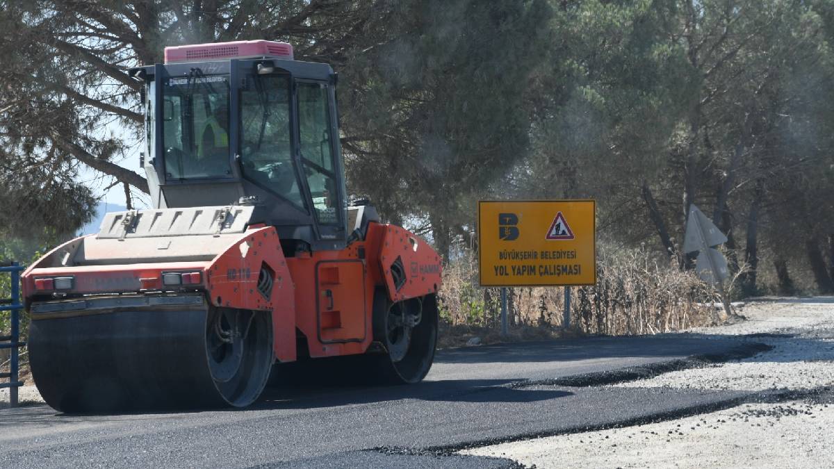Yıllardır yapılmayan yolu Başkan Akın yaptı