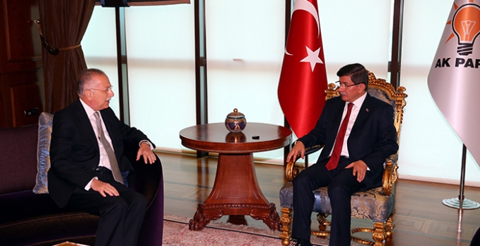 Davutoğlu'ndan İhsanoğlu'na 20 dakika