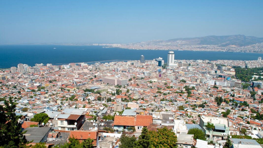 İzmir için ‘konut’ uyarısı: Yapıların yüzde 40'ı kaçak ve ruhsatsız