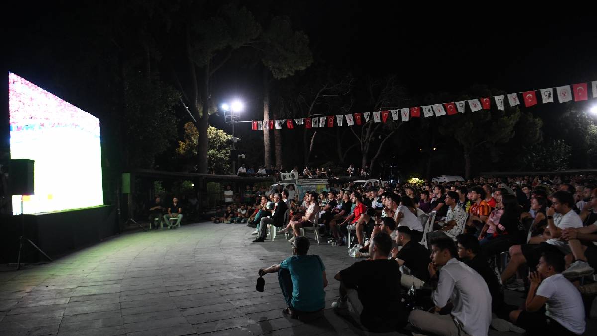 Bornova Büyükpark’ta buluşalım Filenin Sultanları’nın zaferini birlikte kutlayalım