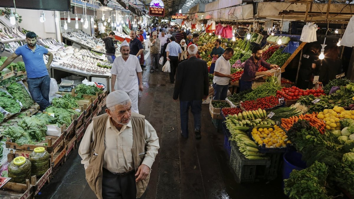 Gıda enflasyonunda makas açılıyor: Dünyada düşüyor Türkiye’de artıyor