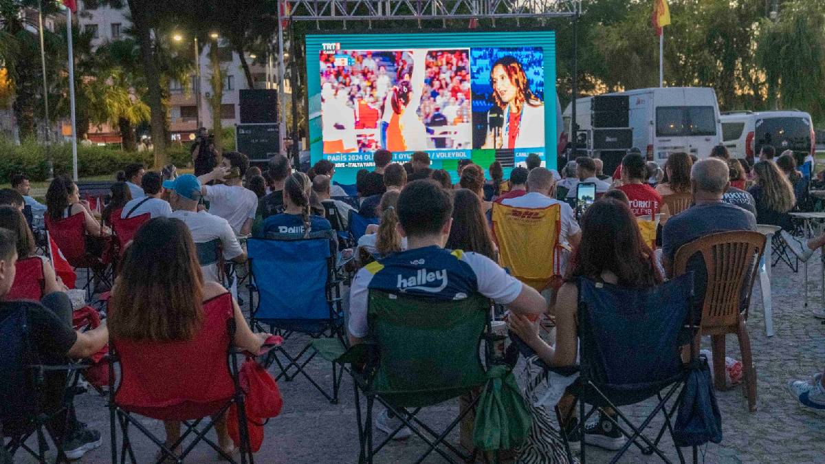 Filenin Sultanları'na İzmir’den tam destek