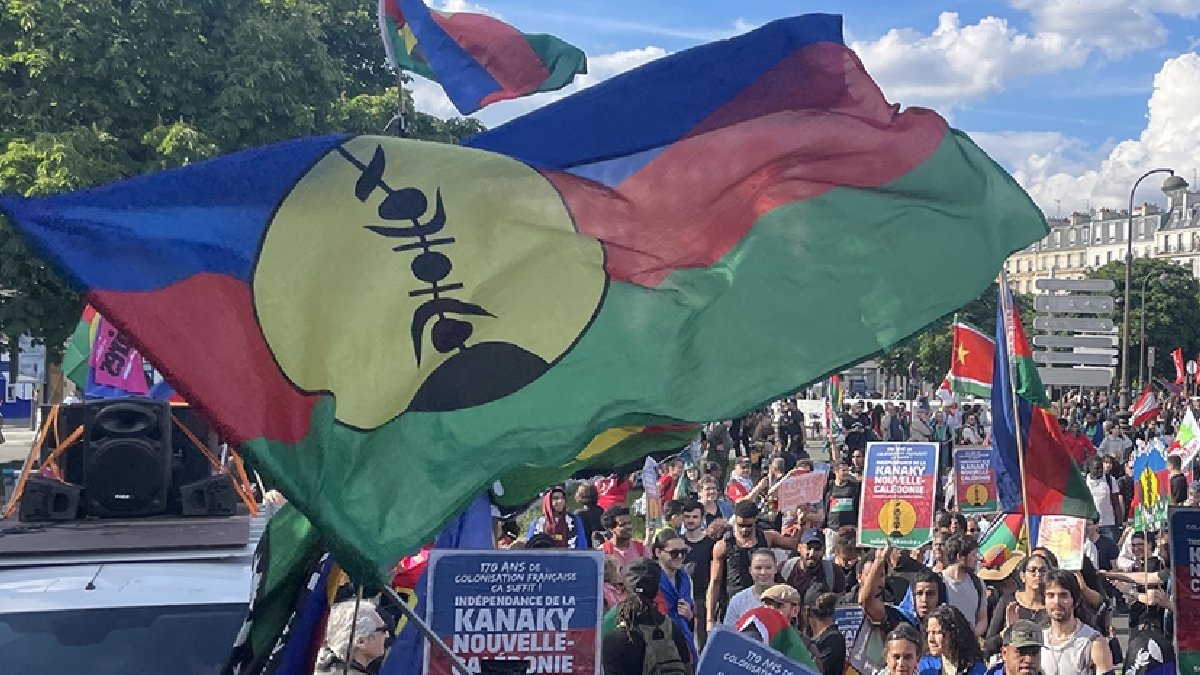 Fransa’dan soruşturma için Yeni Kaledonya'ya misyon gönderilmesine onay