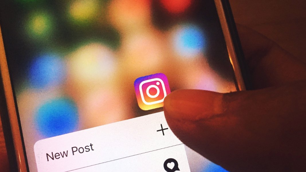 Bakan Uraloğlu'ndan Instagram açıklaması: Anında erişime açılacak