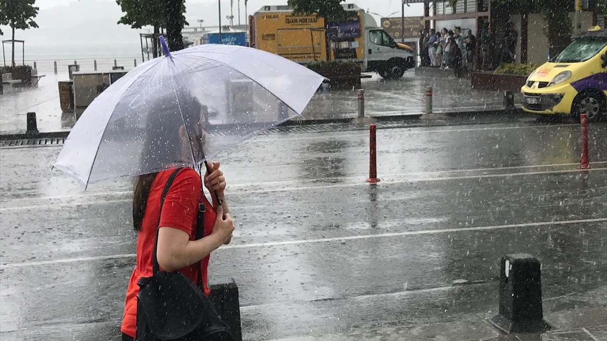Meteoroloji'den İstanbul ve birçok il için uyarı: Gök gürültülü sağanak geliyor