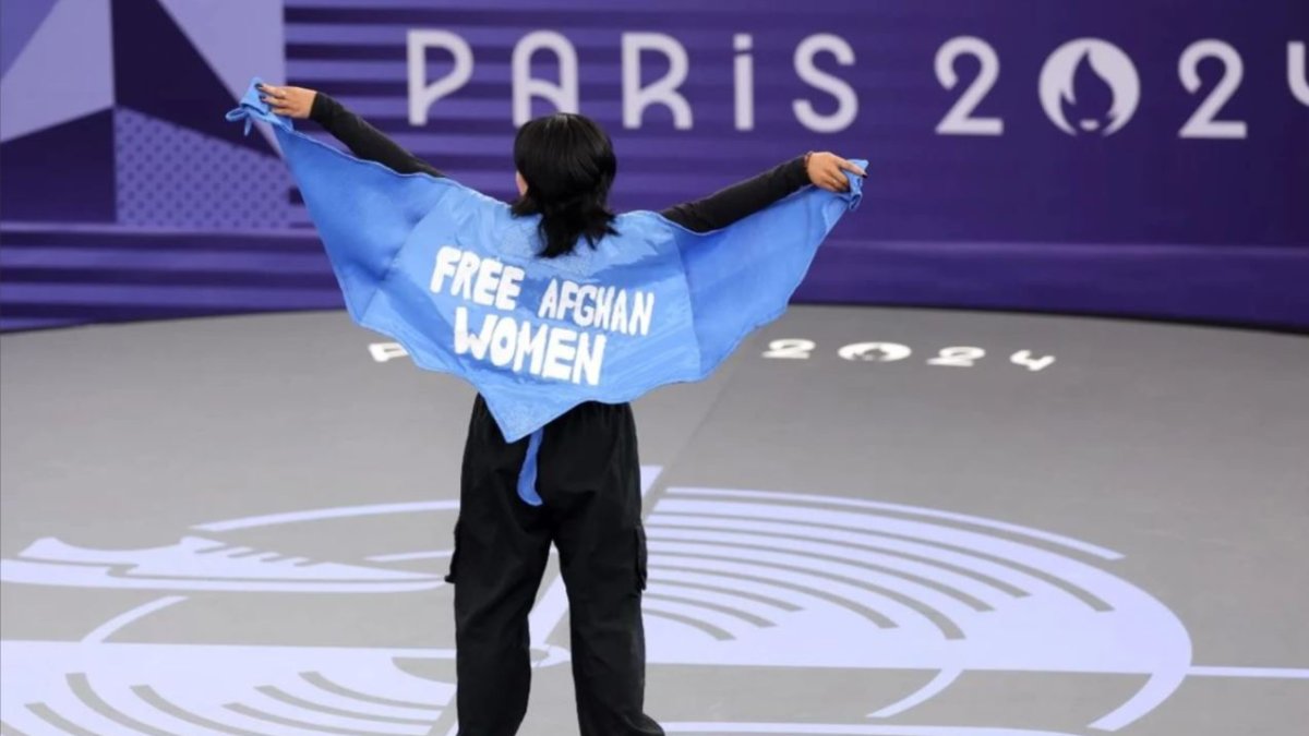 Kıyafetinde 'Afgan kadınlara özgürlük' yazan sporcu diskalifiye edildi