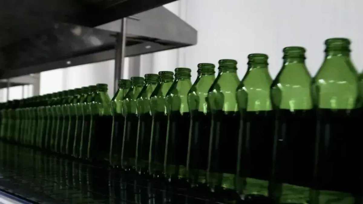 Bir yudum bile içmeyin! Dünyaca ünlü maden suyunda tespit edildi: Marketlerden tek tek toplanıyor