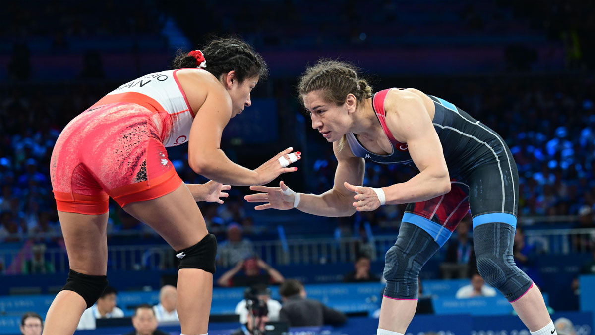 Milli güreşçi Yasemin Adar Yiğit çeyrek finalde