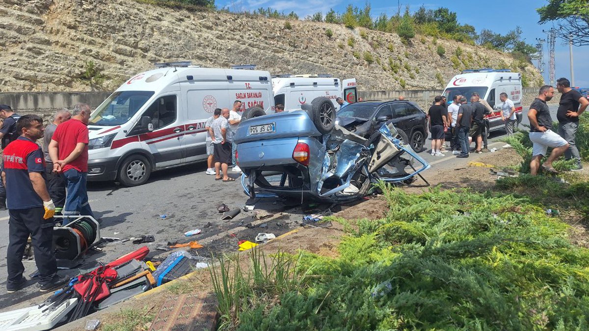 Zonguldak'ta iki otomobil birbirine girdi: 1 ölü, 5 yaralı