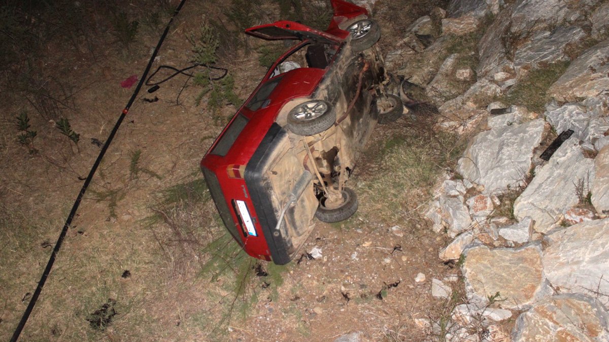 Otomobil dere yatağına uçtu! 2'si çocuk 6 yaralı!