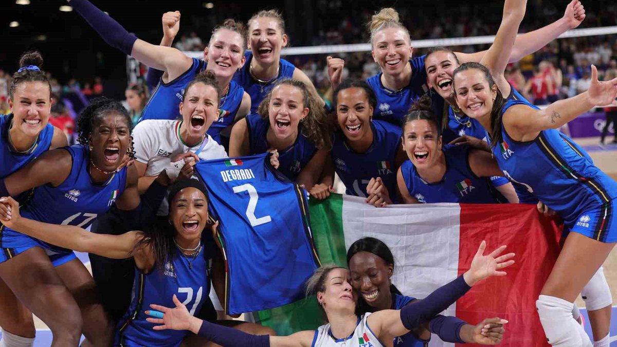 Olimpiyatlarda kadınlar voleybolda şampiyon İtalya